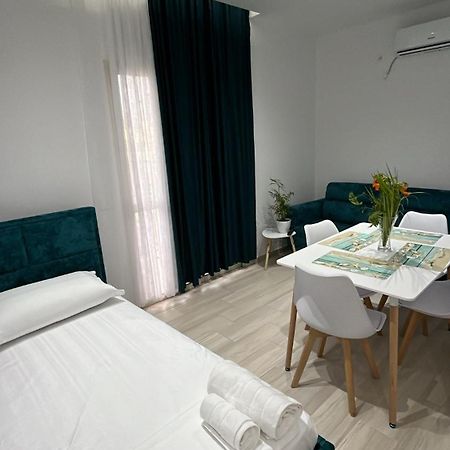 Vila Luani Vlorë Esterno foto
