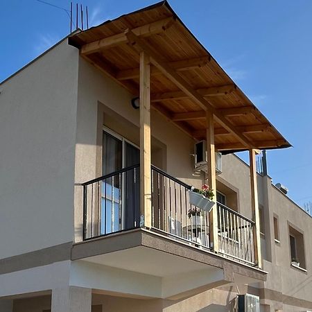 Vila Luani Vlorë Esterno foto