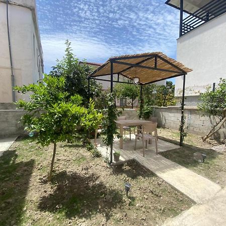 Vila Luani Vlorë Esterno foto