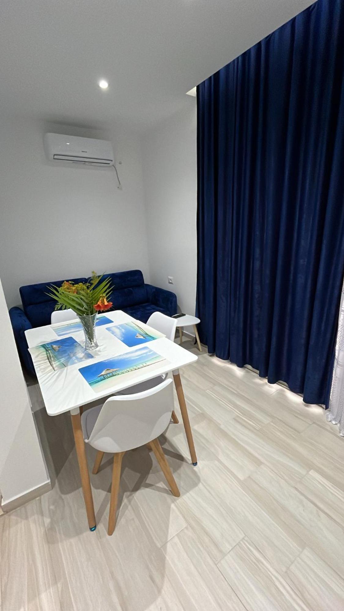 Vila Luani Vlorë Esterno foto