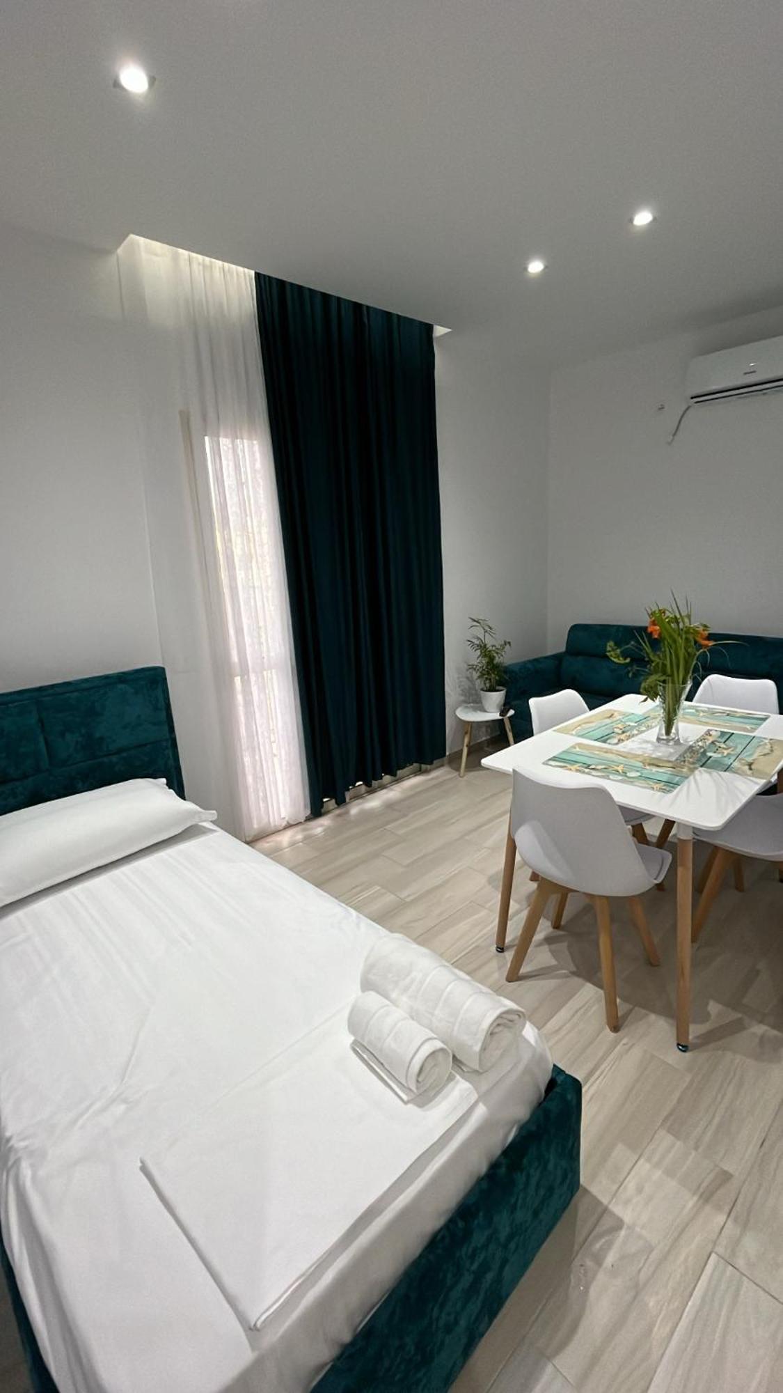 Vila Luani Vlorë Esterno foto