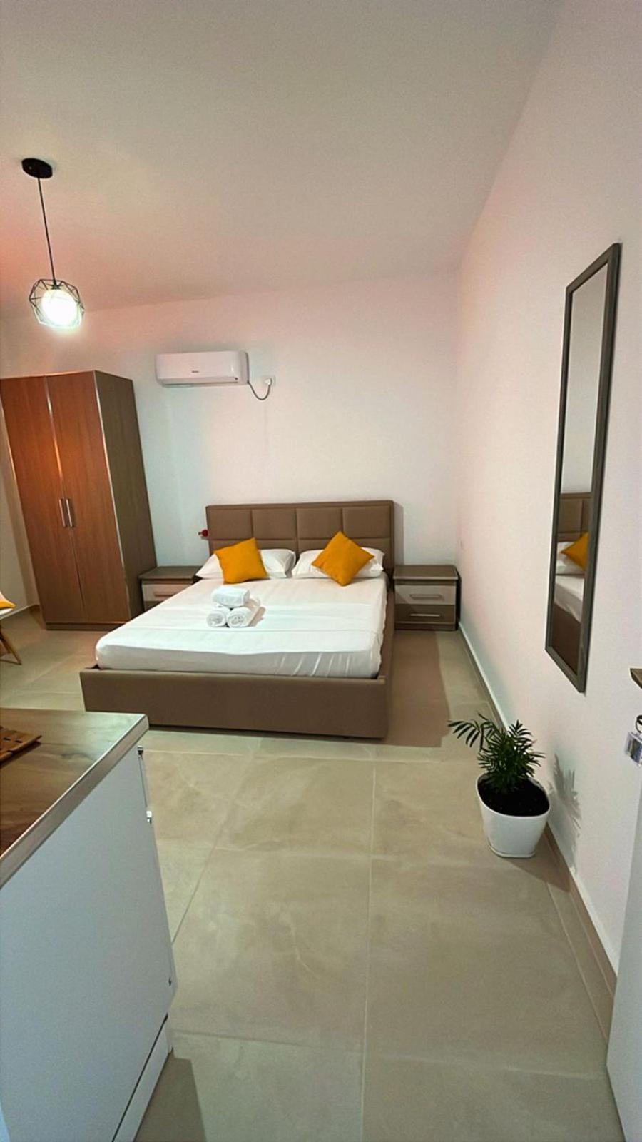 Vila Luani Vlorë Esterno foto